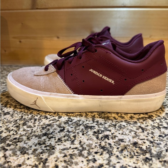 Kids Size 6.5Y Jordan Series SE Sneakers in Burgundy and Tan - Picture 8 of 15